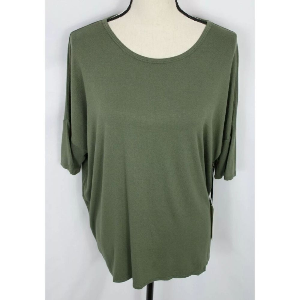 COVERSTITCHED SOFT GREEN TEE FRONT WITH OPEN BACK